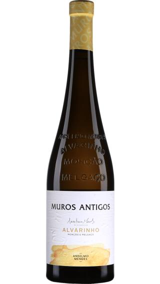 Bottle of Anselmo Mendes Muros Antigos Alvarinho 2021 wine 750 ml