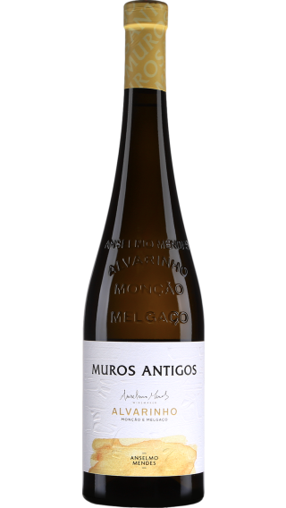 Bottle of Anselmo Mendes Muros Antigos Alvarinho 2022 wine 750 ml